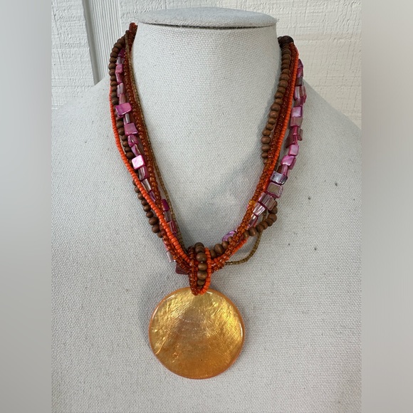 Three Pink and orange dyed shell statement necklaces - Picture 4 of 11